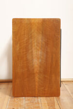 Nieduży prostokątny orzechowy stolik pod radio/stolik pomocnik z otwartą dodatkową półką i niedużą szufladą pod górnym blatem, Polska, lata 60. - obrazek 7