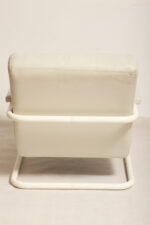 Masywny niski fotel wypoczynkowy w stylu Bauhaus na metalowej rurowej ramie obity białą/ecru skórą naturalną, projekt Jan des Bouvrie dla Gelderland, Model 4751, Holandia, lata 80. - obrazek 8