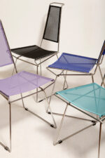 Komplet czterech krzeseł stołowych z siedziskami i oparciami z blachy perforowanej w czterech różnych kolorach osadzonymi na metalowych chromowanych rurkach, Rolf Rahmlow, Niemcy, lata 80. - obrazek 24