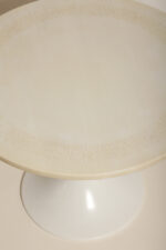 Masywny i ciężki stolik kawowy/ pomocnik typu "Tulip" z okrągłym kamiennym/marmurowym blatem na metalowej rozszerzającej się do dołu nodze w stylu projektów Eero Saarinena, Space Age, Włochy, lata 70. - obrazek 44