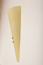 Duża (42 cm)smukła lampa ścienna/kinkiet ze szklanym dwuwarstwowym  jasnożółtym matowym kloszem osadzonym na metalowej oprawie, Steinhauer, Holandia, po 2000 roku - obrazek 12