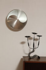 Srebrny lekki jednopunktowy kinkiet/lampa ścienna ze szczotkowanego aluminium "Yin-Yang" TYP C1636, projekt Hermiana Sneydersa de Vogel dla Raak Amsterdam, Holandia, lata 70. - obrazek 11