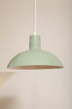 Jasnozielona metalowa jednopunktowa lampa wisząca/sufitowa  w kształcie kopuły, Polska, lata 80. - obrazek 11