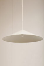 Bardzo duża (64,5 cm) biała minimalistyczna metalowa skandynawska jednopunktowa lampa wisząca, projekt Claus Bonderup i Torsten Thorup dla firmy Focus, Dania, lata 70/80. - obrazek 12