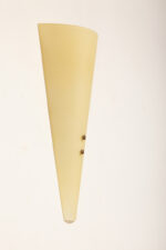 Duża (42 cm)smukła lampa ścienna/kinkiet ze szklanym dwuwarstwowym  jasnożółtym matowym kloszem osadzonym na metalowej oprawie, Steinhauer, Holandia, po 2000 roku - obrazek 14