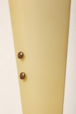 Duża (42 cm)smukła lampa ścienna/kinkiet ze szklanym dwuwarstwowym  jasnożółtym matowym kloszem osadzonym na metalowej oprawie, Steinhauer, Holandia, po 2000 roku - obrazek 15