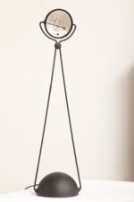 Czarna matowa jednopunktowa metalowa lampa biurkowa "Meridiana" z ruchomym ramieniem i kloszem, projekt Paolo Piva dla Stefano Cevoli, Włochy, wzór z 1983 roku - obrazek 15