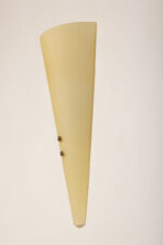 Duża (42 cm)smukła lampa ścienna/kinkiet ze szklanym dwuwarstwowym  jasnożółtym matowym kloszem osadzonym na metalowej oprawie, Steinhauer, Holandia, po 2000 roku - obrazek 17