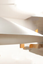 Bardzo duża (64,5 cm) biała minimalistyczna metalowa skandynawska jednopunktowa lampa wisząca, projekt Claus Bonderup i Torsten Thorup dla firmy Focus, Dania, lata 70/80. - obrazek 16