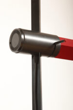 Smukła metalowa postmodernistyczna czarna lampa podłogowa Collona (Caltha) z regulowaną wysokością burgundowej głowicy, Gianfranco Frattini dla firmy Luci, Włochy, projekt z 1981 roku - obrazek 9