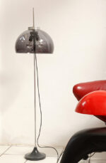 Dwupunktowa filigranowa lampa podłogowa z regulowaną wysokością jasnoszarego klosza z lekkiego półprzepuszczalnego tworzywa/akrylu i metalową grafitową podstawą, Space Age, Gepo, Holandia, lata 70. - obrazek 18