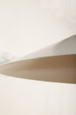 Bardzo duża (64,5 cm) biała minimalistyczna metalowa skandynawska jednopunktowa lampa wisząca, projekt Claus Bonderup i Torsten Thorup dla firmy Focus, Dania, lata 70/80. - obrazek 18