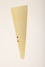 Duża (42 cm)smukła lampa ścienna/kinkiet ze szklanym dwuwarstwowym  jasnożółtym matowym kloszem osadzonym na metalowej oprawie, Steinhauer, Holandia, po 2000 roku - obrazek 20