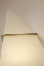 Bardzo duża (70 cm) dwupunktowa lampa ścienna/kinkiet w kształcie półksiężyca ze szklanym matowym mlecznobiałym dwuwarstwowym kloszem, Metal-Lux, Włochy, około 2000 roku - obrazek 19