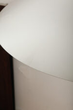 Bardzo duża (64,5 cm) biała minimalistyczna metalowa skandynawska jednopunktowa lampa wisząca, projekt Claus Bonderup i Torsten Thorup dla firmy Focus, Dania, lata 70/80. - obrazek 19