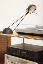 Czarna matowa jednopunktowa metalowa lampa biurkowa "Meridiana" z ruchomym ramieniem i kloszem, projekt Paolo Piva dla Stefano Cevoli, Włochy, wzór z 1983 roku - obrazek 19