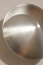 Srebrny lekki jednopunktowy kinkiet/lampa ścienna ze szczotkowanego aluminium "Yin-Yang" TYP C1636, projekt Hermiana Sneydersa de Vogel dla Raak Amsterdam, Holandia, lata 70. - obrazek 20