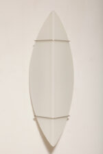 Bardzo duża (70 cm) dwupunktowa lampa ścienna/kinkiet w kształcie półksiężyca ze szklanym matowym mlecznobiałym dwuwarstwowym kloszem, Metal-Lux, Włochy, około 2000 roku - obrazek 2