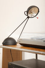 Czarna matowa jednopunktowa metalowa lampa biurkowa "Meridiana" z ruchomym ramieniem i kloszem, projekt Paolo Piva dla Stefano Cevoli, Włochy, wzór z 1983 roku - obrazek 2