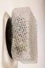 Szklany masywny fakturowy przeźroczysto lodowy kwadratowy jednopunktowy kinkiet/lampa ścienna z czarnym uchwytem z tworzywa, RZB (Rudolf Zimmermann Bamberg) Leuchten, Niemcy, lata 70. - obrazek 23