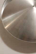 Srebrny lekki jednopunktowy kinkiet/lampa ścienna ze szczotkowanego aluminium "Yin-Yang" TYP C1636, projekt Hermiana Sneydersa de Vogel dla Raak Amsterdam, Holandia, lata 70. - obrazek 23