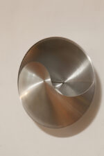 Srebrny lekki jednopunktowy kinkiet/lampa ścienna ze szczotkowanego aluminium "Yin-Yang" TYP C1636, projekt Hermiana Sneydersa de Vogel dla Raak Amsterdam, Holandia, lata 70. - obrazek 25