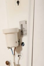 Duża (42 cm)smukła lampa ścienna/kinkiet ze szklanym dwuwarstwowym  jasnożółtym matowym kloszem osadzonym na metalowej oprawie, Steinhauer, Holandia, po 2000 roku - obrazek 26