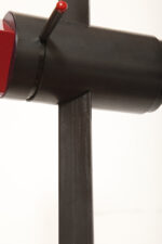 Smukła metalowa postmodernistyczna czarna lampa podłogowa Collona (Caltha) z regulowaną wysokością burgundowej głowicy, Gianfranco Frattini dla firmy Luci, Włochy, projekt z 1981 roku - obrazek 25