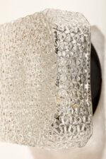 Szklany masywny fakturowy przeźroczysto lodowy kwadratowy jednopunktowy kinkiet/lampa ścienna z czarnym uchwytem z tworzywa, RZB (Rudolf Zimmermann Bamberg) Leuchten, Niemcy, lata 70. - obrazek 29