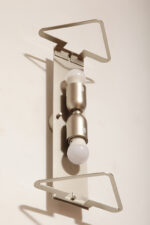 Bardzo duża (70 cm) dwupunktowa lampa ścienna/kinkiet w kształcie półksiężyca ze szklanym matowym mlecznobiałym dwuwarstwowym kloszem, Metal-Lux, Włochy, około 2000 roku - obrazek 28