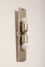 Bardzo duża (70 cm) dwupunktowa lampa ścienna/kinkiet w kształcie półksiężyca ze szklanym matowym mlecznobiałym dwuwarstwowym kloszem, Metal-Lux, Włochy, około 2000 roku - obrazek 29