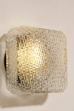 Szklany masywny fakturowy przeźroczysto lodowy kwadratowy jednopunktowy kinkiet/lampa ścienna z czarnym uchwytem z tworzywa, RZB (Rudolf Zimmermann Bamberg) Leuchten, Niemcy, lata 70. - obrazek 32