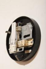 Szklany masywny fakturowy przeźroczysto lodowy kwadratowy jednopunktowy kinkiet/lampa ścienna z czarnym uchwytem z tworzywa, RZB (Rudolf Zimmermann Bamberg) Leuchten, Niemcy, lata 70. - obrazek 34