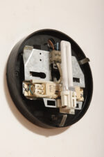 Szklany masywny fakturowy przeźroczysto lodowy kwadratowy jednopunktowy kinkiet/lampa ścienna z czarnym uchwytem z tworzywa, RZB (Rudolf Zimmermann Bamberg) Leuchten, Niemcy, lata 70. - obrazek 37