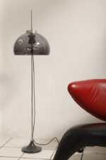 Dwupunktowa filigranowa lampa podłogowa z regulowaną wysokością jasnoszarego klosza z lekkiego półprzepuszczalnego tworzywa/akrylu i metalową grafitową podstawą, Space Age, Gepo, Holandia, lata 70. - obrazek 36