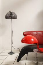 Dwupunktowa filigranowa lampa podłogowa z regulowaną wysokością jasnoszarego klosza z lekkiego półprzepuszczalnego tworzywa/akrylu i metalową grafitową podstawą, Space Age, Gepo, Holandia, lata 70. - obrazek 38