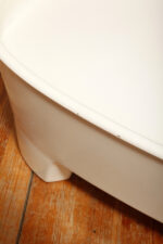 Szeroki fotel z podnóżkiem w stylu Space Age/Mid Century Modern w żółtym welurowym obiciu na białych lekkich cokołach z włókna szklanego, Włochy, lata 60. - obrazek 41