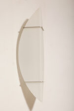 Bardzo duża (70 cm) dwupunktowa lampa ścienna/kinkiet w kształcie półksiężyca ze szklanym matowym mlecznobiałym dwuwarstwowym kloszem, Metal-Lux, Włochy, około 2000 roku - obrazek 4