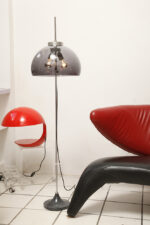 Dwupunktowa filigranowa lampa podłogowa z regulowaną wysokością jasnoszarego klosza z lekkiego półprzepuszczalnego tworzywa/akrylu i metalową grafitową podstawą, Space Age, Gepo, Holandia, lata 70. - obrazek 41