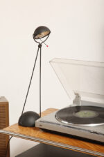 Czarna matowa jednopunktowa metalowa lampa biurkowa "Meridiana" z ruchomym ramieniem i kloszem, projekt Paolo Piva dla Stefano Cevoli, Włochy, wzór z 1983 roku - obrazek 45