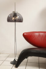 Dwupunktowa filigranowa lampa podłogowa z regulowaną wysokością jasnoszarego klosza z lekkiego półprzepuszczalnego tworzywa/akrylu i metalową grafitową podstawą, Space Age, Gepo, Holandia, lata 70. - obrazek 6