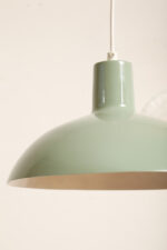 Jasnozielona metalowa jednopunktowa lampa wisząca/sufitowa  w kształcie kopuły, Polska, lata 80. - obrazek 7