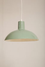 Jasnozielona metalowa jednopunktowa lampa wisząca/sufitowa  w kształcie kopuły, Polska, lata 80. - obrazek 9