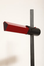 Smukła metalowa postmodernistyczna czarna lampa podłogowa Collona (Caltha) z regulowaną wysokością burgundowej głowicy, Gianfranco Frattini dla firmy Luci, Włochy, projekt z 1981 roku - obrazek 41