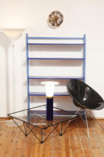 Kwadratowy stolik kawowy na metalowej czarnej konstrukcji ze szklanym przeźroczystym hartowanym blatem w stylu "Alanda" projektu Paolo Piva dla B&B Italia, lata 80. - obrazek 11