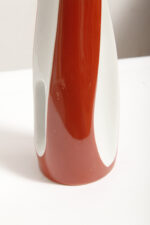 Porcelanowy brązowo-biały wazon "Kręcony" na pojedynczy kwiatek, ręcznie malowanym z ażurowym prześwitem, Polish New Look, Zakłady Porcelany Stołowej Ćmielów, lata 60. - obrazek 14