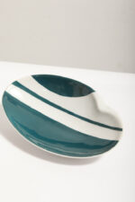 Morsko/zielono-biała porcelanowa ręcznie malowana popielniczka/paterka, Polish New Look, Zakłady Porcelany Stołowej Chodzież, Polska, lata 60. - obrazek 14