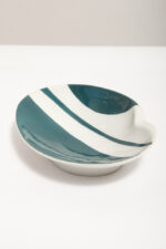 Morsko/zielono-biała porcelanowa ręcznie malowana popielniczka/paterka, Polish New Look, Zakłady Porcelany Stołowej Chodzież, Polska, lata 60. - obrazek 15