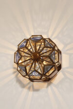 Szklany jednopunktowy witrażowy ręcznie wykonany kinkiet/plafon/lampa ścienna na miedzianej konstrukcji, Hiszpania, 2003 rok - obrazek 22