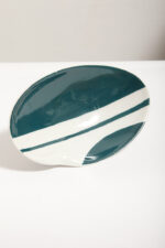 Morsko/zielono-biała porcelanowa ręcznie malowana popielniczka/paterka, Polish New Look, Zakłady Porcelany Stołowej Chodzież, Polska, lata 60. - obrazek 2